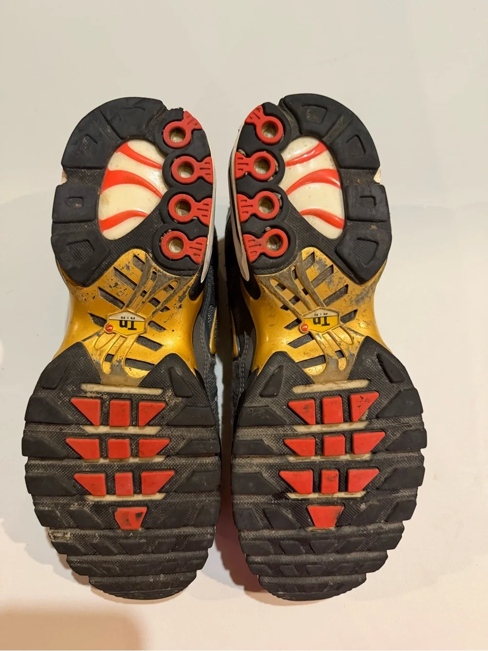 Men’s Nike Air Max size 9.5